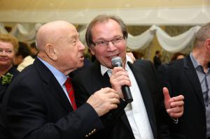 Я каждый год имею счастье фотографировать этого человека. Ради одного этого я не жалею, что стал фотографом. Там же всегда присутствует и Валентина Терешкова, первая женщина - космонавт. Фото: Дворец Культуры Звездный городок.