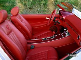 1998 г. - парижская премьера русского неоклассического родстера Cardi Curara.