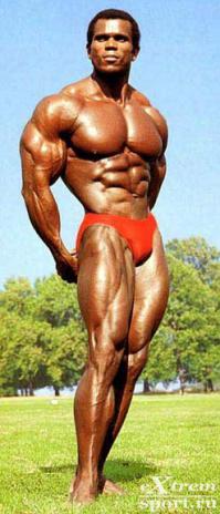 А вот ещё друг Арнольда, красавчик Серж Нубре. Кто из современных похвастает такими пропорциями?