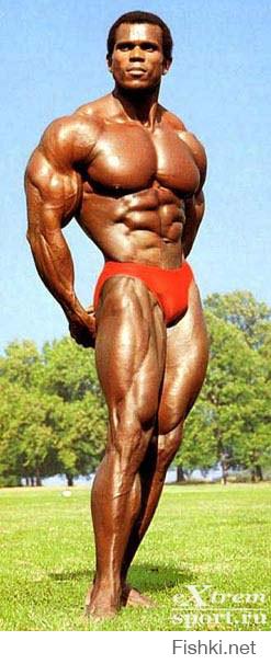 А вот ещё друг Арнольда, красавчик Серж Нубре. Кто из современных похвастает такими пропорциями?