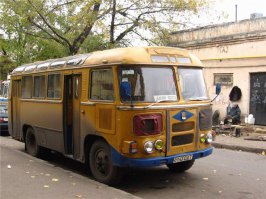 У нас такие "джипни" сараями назывались, судя по описанию - похожи ;)