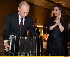 Щенок психует