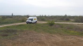 Немного дополню !Мне тот же охранник с той же собачкой, сказал ; можете полазить но вы можете постродать , полов нету а где есть могут провалиться . Хотя их толщина весьма внушаЮщая!