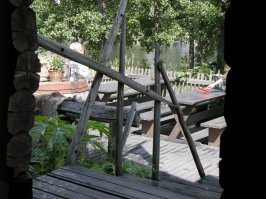 А я в Саванлине в таком заведении был, много отдельных домиков коим более ста лет собранных в виде рыбатцкой деревушки.