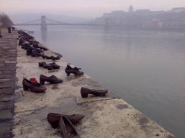 Вот страшный памятник