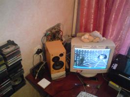 У меня, лет восемь назад, был более бюджетный вариант 
В принципе, довольно практично.