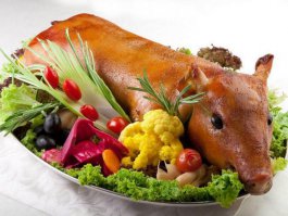 Такие традиционные блюда были даже очень желанны,в наше время все чаще большинству приходится довольствоваться лишь картинками!