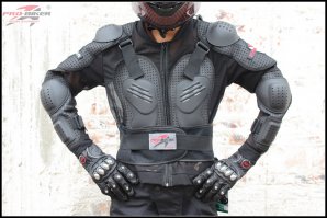 он в конце ртом пернул ... зачетно. <span style='color:gray'>[мат]</span> только надо если есть броники разных классов защиты. Ну или на крайняк мото или велоброня, т.н. "Черепашка"