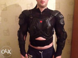 он в конце ртом пернул ... зачетно. <span style='color:gray'>[мат]</span> только надо если есть броники разных классов защиты. Ну или на крайняк мото или велоброня, т.н. "Черепашка"