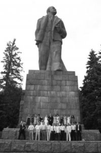 Очень не много осталось..
Памятник на фото стоял напротив  памятника Ленину в начале канала им. Москвы.