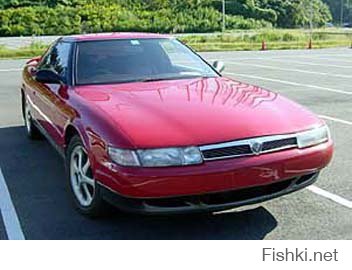 Mazda Eunos Cosmo (03.1990 - 08.1995) - технические характеристики и комплектации
Купе, правый руль

Eunos Cosmo был символом японского автомобиля периода японской экономики «мыльного пузыря». Он начал выпускаться в 1990 году. Это купе, принадлежащее к представительскому классу, имело имидж лидера среди большого количества моделей спортивных и «специальных» машин, выпускающихся под брэндом Eunos. Что касается купе с 4-мя посадочными местами, то в Европе и Америке они предназначались главным образом для потребителей с высоким достатком. А в Японии, все больше и больше погружавшейся в экономику «мыльного пузыря», они не получили должного внимания.

Тем не менее, этот автомобиль остался в истории как обладатель роскошного салона и роторного двигателя с турбонаддувом. Потрясающей была и стоимость этой модели - если сложить ее себестоимость и затраты, связанные с разработкой, то получается шокирующая цифра – 10 млн. иен за 1 автомобиль.