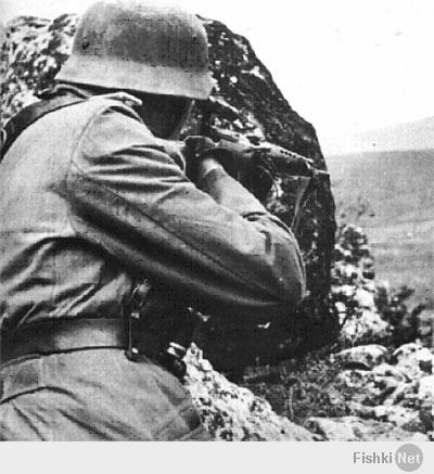Немецкий снайпер с СВТ-40.