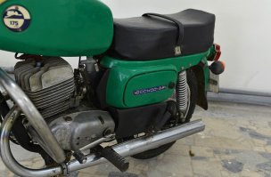 А где "заводилка" у моцика?