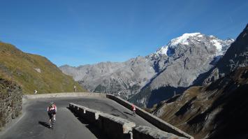 "Стельвио" брал два раза. В обе стороны и на разных мотах.
