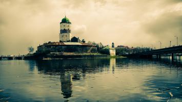 Вах, у меня тоже есть фото этого замка. Выборг.