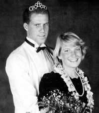 Я конечно не эксперт, но он на Раена Рейнольдса похож, не .. пи.си. может ошибаюсь..