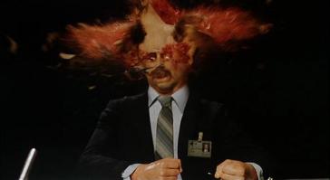 Робот читает книгу верхом на крабе. Перевернутая эмблема Chicago Bulls