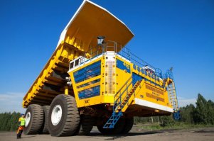 у нас на "Черниговце" самый большой, не только в СНГ, в мире(!) БелАЗ катается)