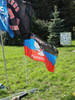 Просто флаг ДНР в Петербурге во время проведения дня ВДВ на Крестовском.