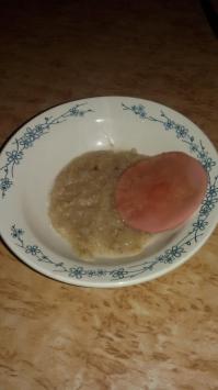 Это в нашей школе, завтрак, аппетитно да?