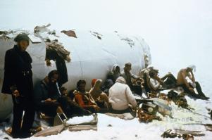 Авиакатастрофа в Андах 13 октября 1972 года, также известная как Чудо в Андах (El Milagro de los Andes) — это крушение чартерного рейса номер 571 уругвайских ВВС с 5 членами экипажа и 40 пассажирами-уругвайцами на борту (члены регбийной команды, их родственники, экипаж, спонсоры). Катастрофа произошла над Андами 13 октября 1972 года. Более четверти пассажиров погибло при падении и столкновении со скалой, ещё несколько умерли позже от ран и холода. Затем из оставшихся 27 уцелевших погибли ещё 8 при сходе лавины, которая накрыла их «жилище» из фюзеляжа самолёта, а позже ещё трое умерли от ран.
У выживших был минимальный запас пищи, кроме того, у них отсутствовали источники тепла, необходимые для выживания в суровом холодном климате на высоте 3600 метров. Отчаявшись от голода и сообщения по радио о том, что «все мероприятия по поиску пропавшего самолёта прекращаются», люди стали есть замороженные тела своих погибших товарищей. Спасатели узнали о выживших лишь спустя 72 дня, когда двое пассажиров Нандо Паррадо и Роберто Канесса после десятидневного похода через горы обнаружили чилийского фермера, который дал им еды и сообщил властям об остальных пассажирах рейса.