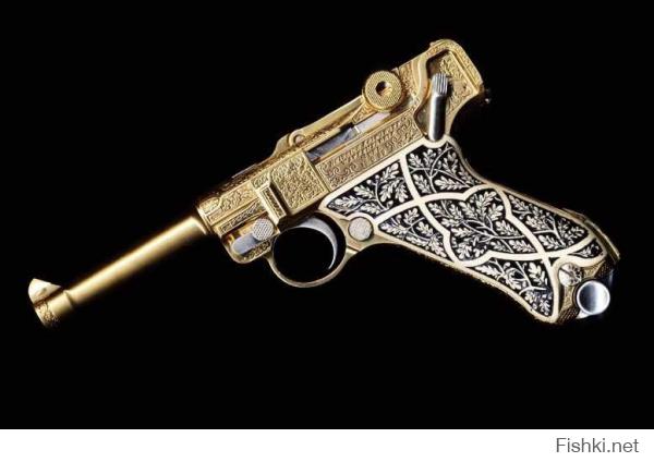 Меняется лишь уровень изобразительного искусства и материалы. Понты всё те же...