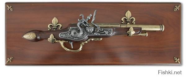 Меняется лишь уровень изобразительного искусства и материалы. Понты всё те же...