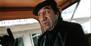 Эти Жигули, чем думают, я не знаю Под ногами крутятся, крутятся, крутятся