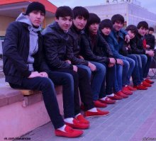 16 оригинальных способов украсить и обновить кеды 