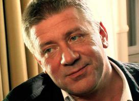Из современных- Андрей Иванович Краско. Умер 4 июля 2006г.
Колоритный мужик. Отличный актер.