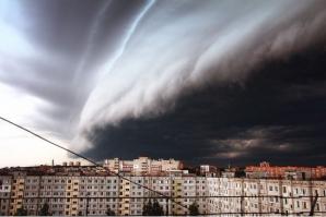 Над Тулой перед смерчем!