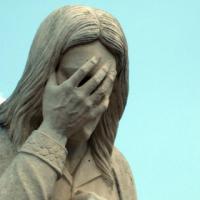 а выгнать из комнаты и закрыть дверь не судьба?
Хотя.. к чему вопросы.. блондинко..