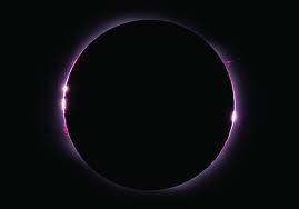 Или я пропустил или никто не упомянул об одинаковых угловых размерах Солнца и Луны.