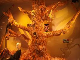 В одном из тамошних торговых центров