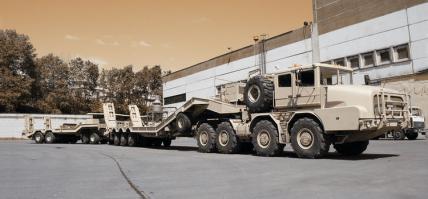 Вот он,38-метровый танковоз-"гусеница".