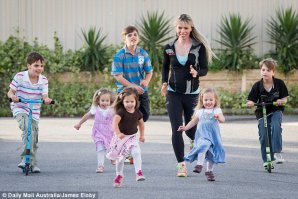 Какие красивые дети! Не вытерпела, ужасно хотелось увидеть их маму. А вот мистера Стайков я как-то не нашла.