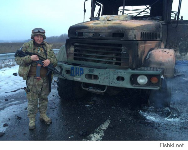 А тем временем в якобы взятом аэропорту кто-то пожег немного ваты. Интерестно кто?
