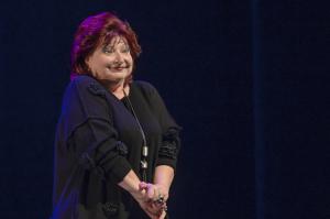 минусят поклонники другой известной юмористки не вошедшей в список.