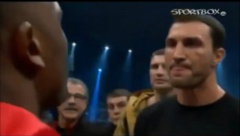 Вот этот момент имеет хорошую символичность нынешнего политического состояния Украины - со смаком слизывает харчки ЕС.