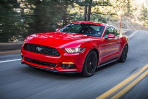 Легендарный Ford Mustang 2013 года и что тут нужно доработать?