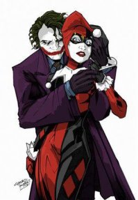 Харли Квинн -  влюблена в Джокера и является его главной сподвижницей.