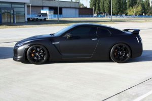 Мне больше нравится Nissan GTR)