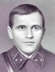 Лев Миха́йлович Дова́тор (20 февраля 1903 года, село Хотино, Лепельский уезд, Витебская губерния, ныне Бешенковичский район, Витебская область — 19 декабря 1941 года, район деревни Палашкино, Рузский район, Московская область) — советский военный деятель, генерал-майор (11 сентября 1941 года). Герой Советского Союза (21 декабря 1941 года).

Известен успешными операциями по уничтожению войск противника в начальный период Великой Отечественной войны. За голову Доватора немецкое командование назначило крупную награду[