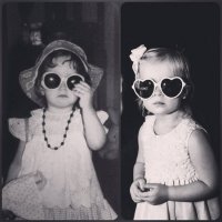 на некоторых фотках действительно поразительное сходство,но на данном фото вижу только очки - любой ребенок в таких огромных очках будет похож на другого ребенка в огромных очках)))