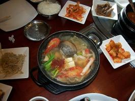 а как же знаменитый Хемультан? Обожаю корейскую кухню. Благо у нас на Сахалине, живет много корейцев, которые все эти блюда готовят, многие знакомые корейцы, прямо на дому.