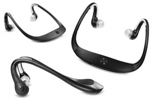 беспроводные наушники решают.