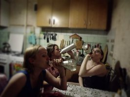 Шикарно живут - две газовые плиты имеют.