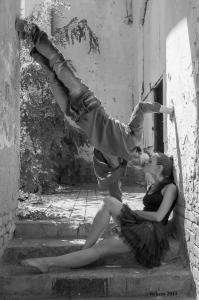 Слабо ей за щёку дать с воздуха?