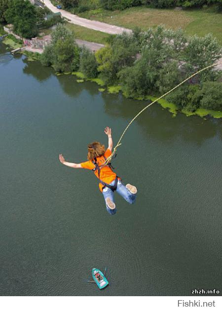 Мост крутой, но разводят там людей на бабки с "rope jumping"