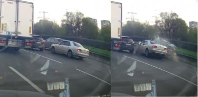 я думал, что мерсы надежные авто, а тут от удара в правую сторону всю морду повело вместе с левой стойкой, ощущение такое что у него стоит распорка на стаканах